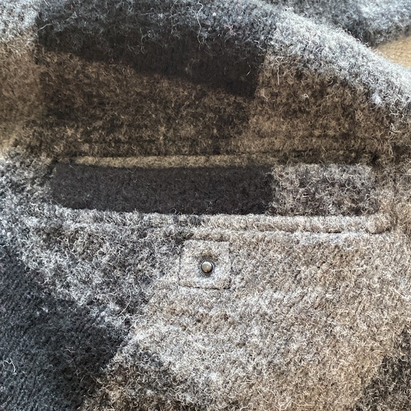 Roots wool black/grey size 5 bomber style plaid jacket/coat women’s. - Picture 10 of 16